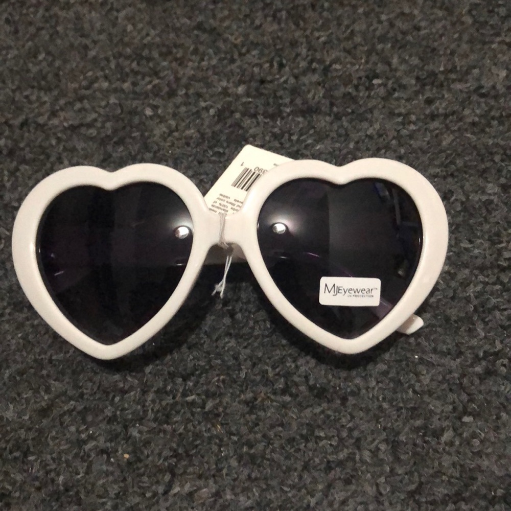 Heart Sunglasses - Picture 5 of 7